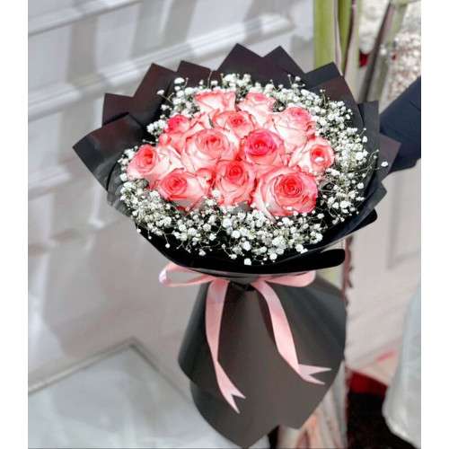 12 White Rose bouquet