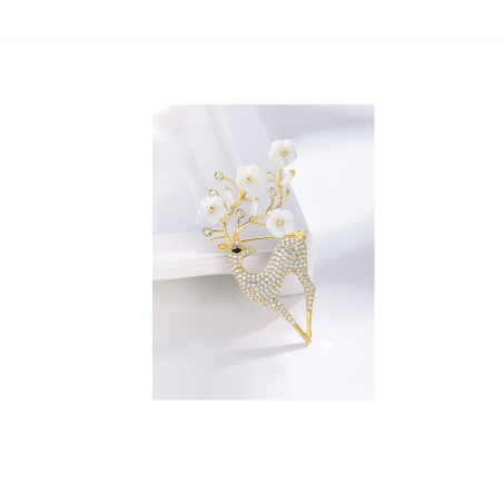  Gold clothing brooch