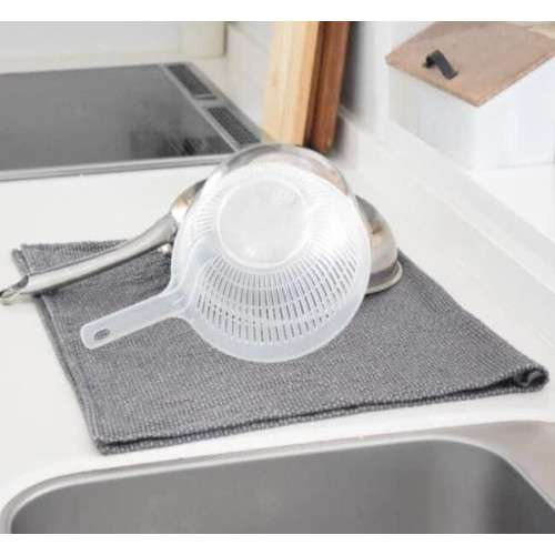 Plastic handle drainer basket