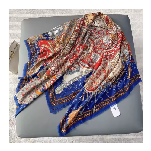  شاربة مزخرفة 