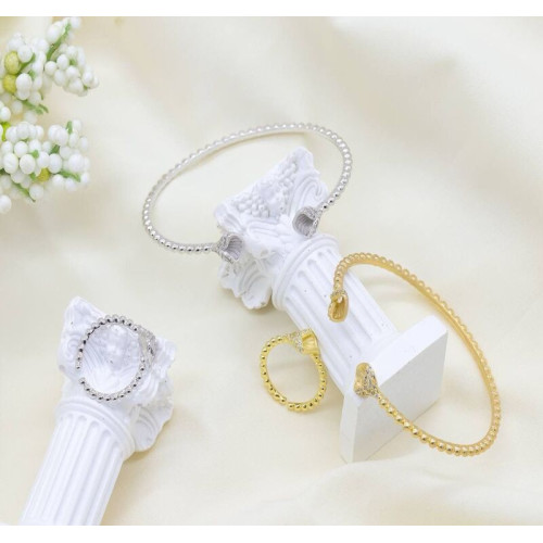 women ring walls