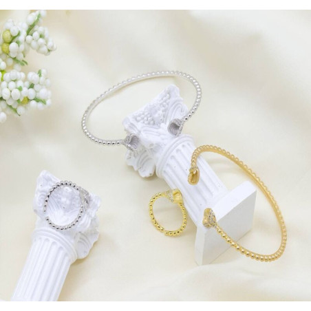 women ring walls