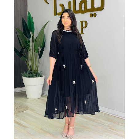 فستان نسائي
