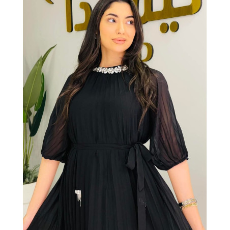 فستان نسائي