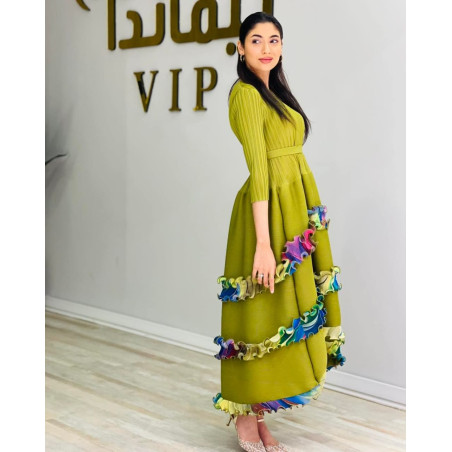 فستان نسائي