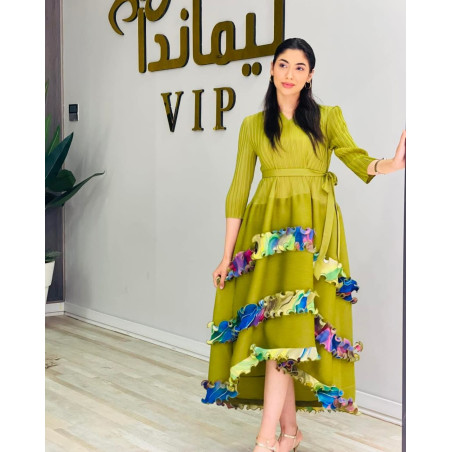 فستان نسائي