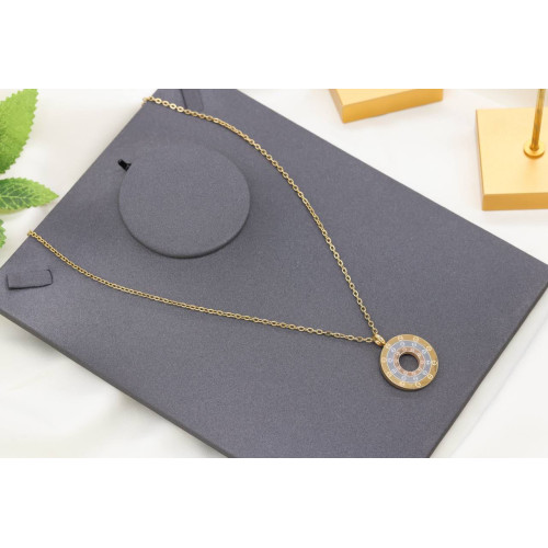 Women's necklace