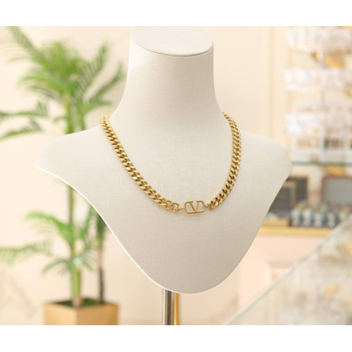 Women's necklace