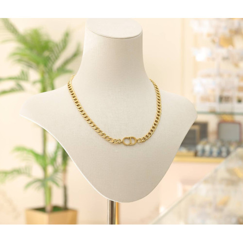 Women's necklace