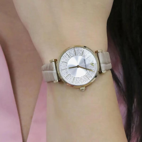 ساعة نسائية  Emporio armani