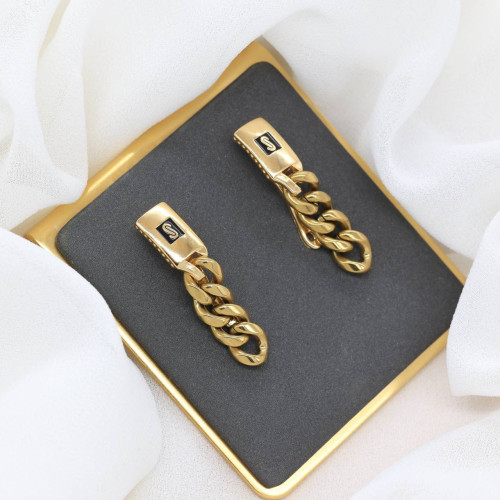 Women's earing 