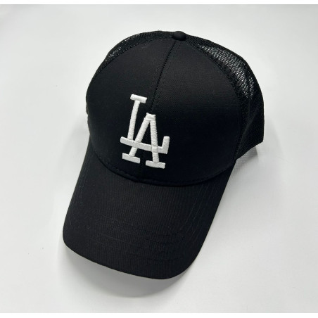 قبعة شبابية