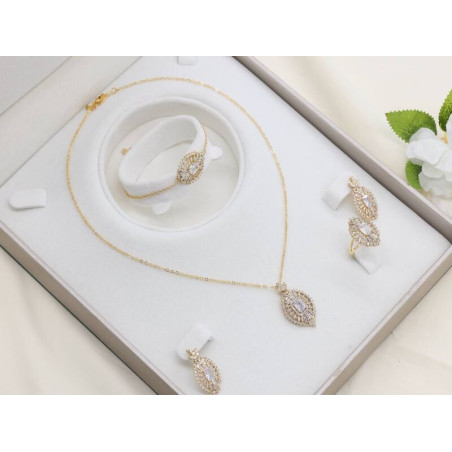 Women's accessory set