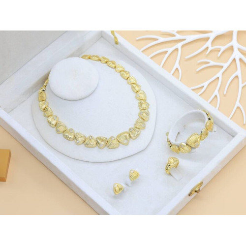 Women's accessory set