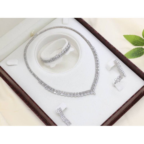Women's accessory set