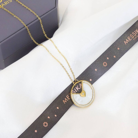 Girl's necklace