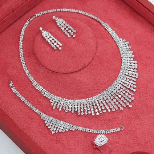 Women's accessory set