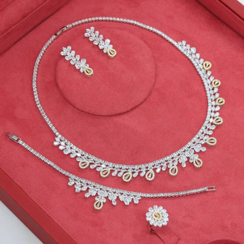 Women's accessory set