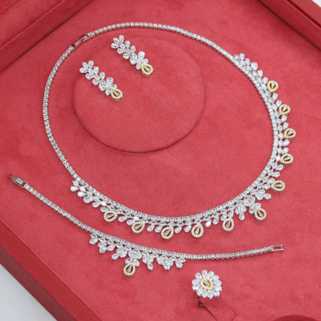 Women's accessory set