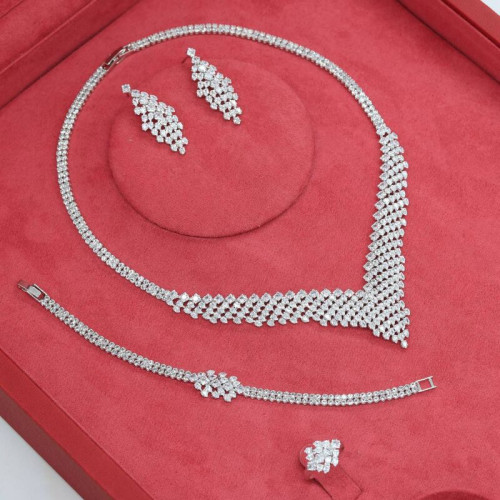 Women's accessory set