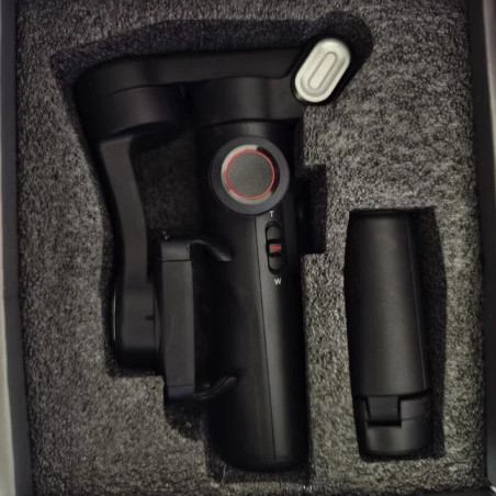 مثبت الهاتف الذكي (Gimbal)