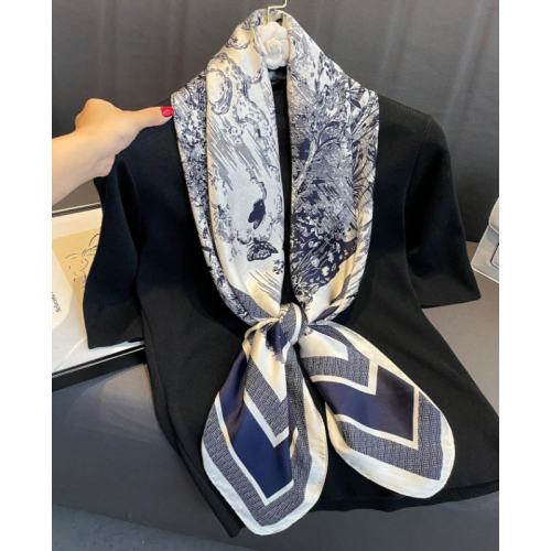 Women's scarf