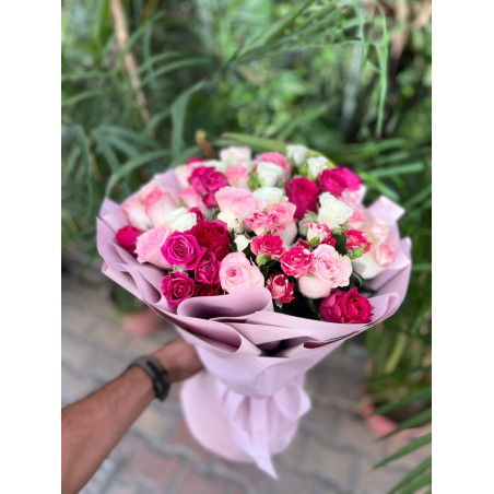 Natural rose bouquet
