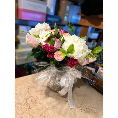 Natural rose bouquet