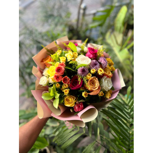 Natural rose bouquet