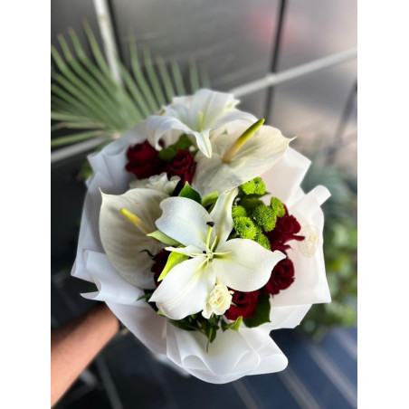 Natural rose bouquet