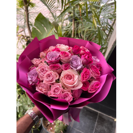 Natural rose bouquet