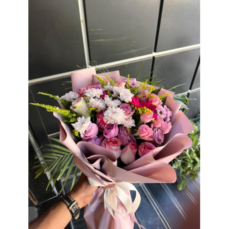 Natural rose bouquet