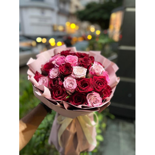 Natural rose bouquet