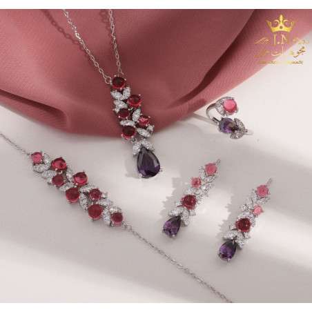 Red accessory set